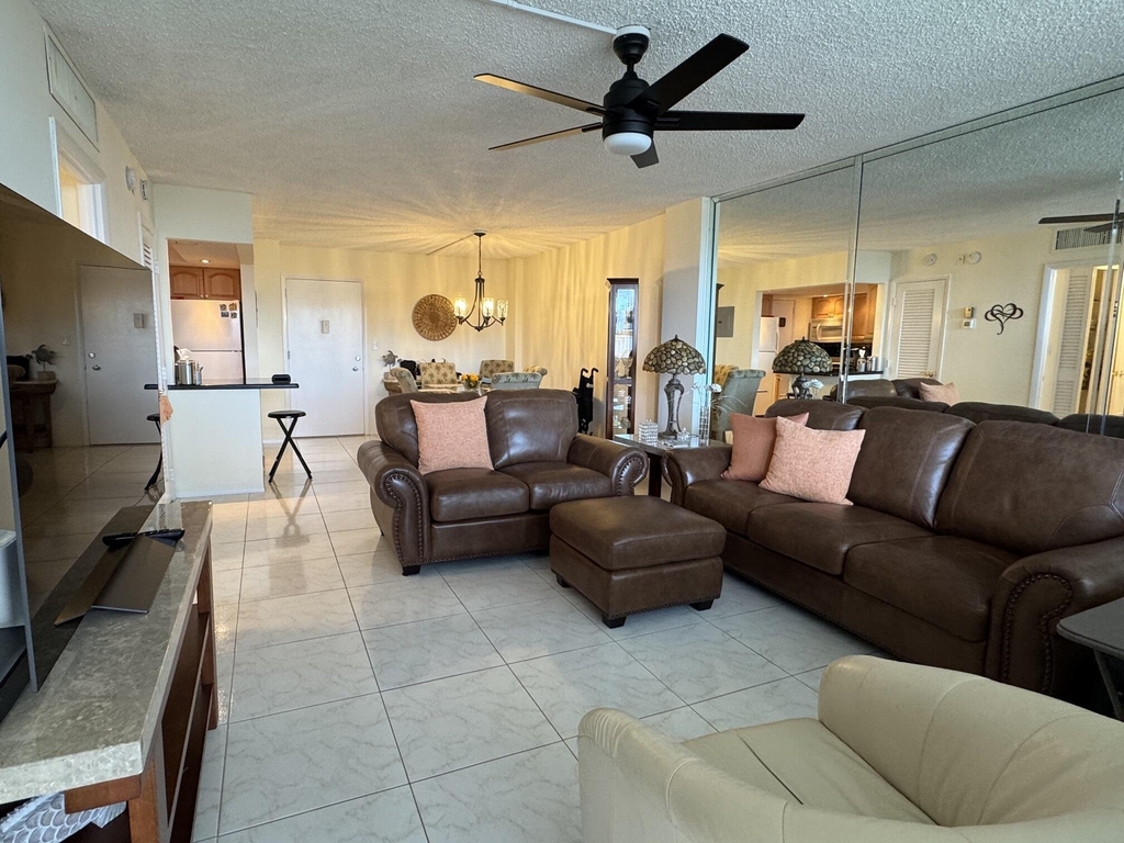305 N Pompano Beach Boulevard - Photo 7