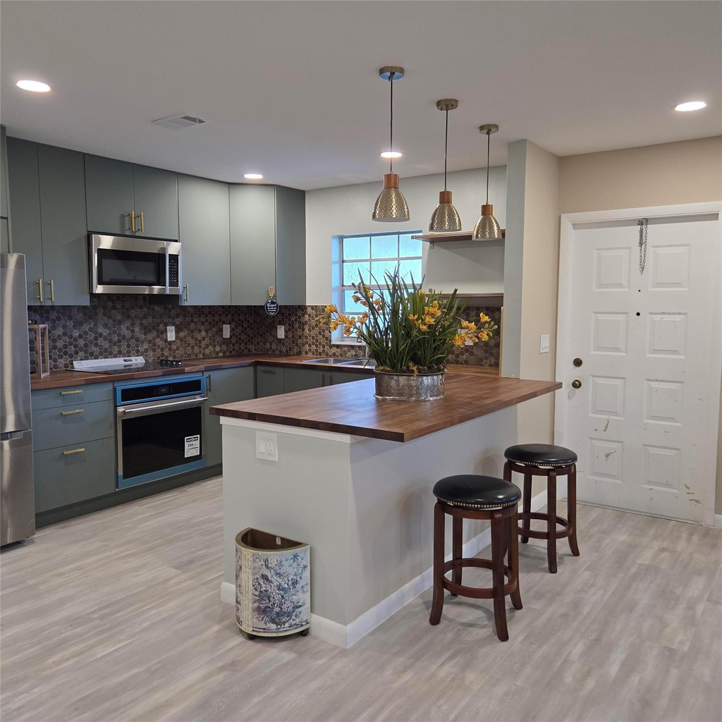5385 Lakefront Boulevard - Photo 2