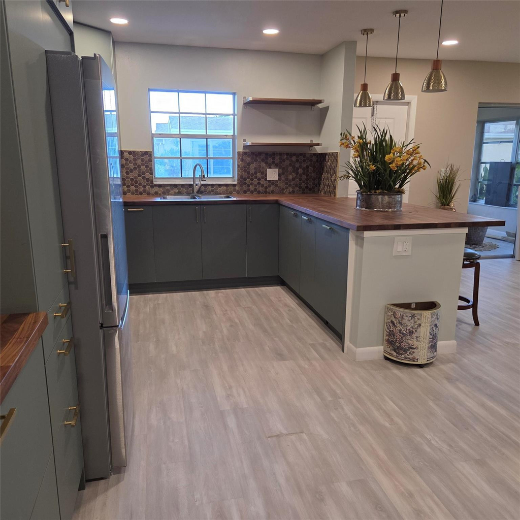 5385 Lakefront Boulevard - Photo 3
