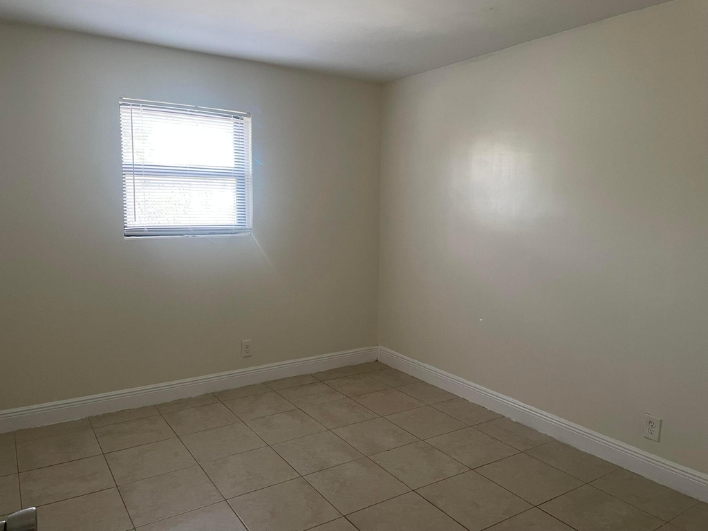2830 Avenue S - Photo 3
