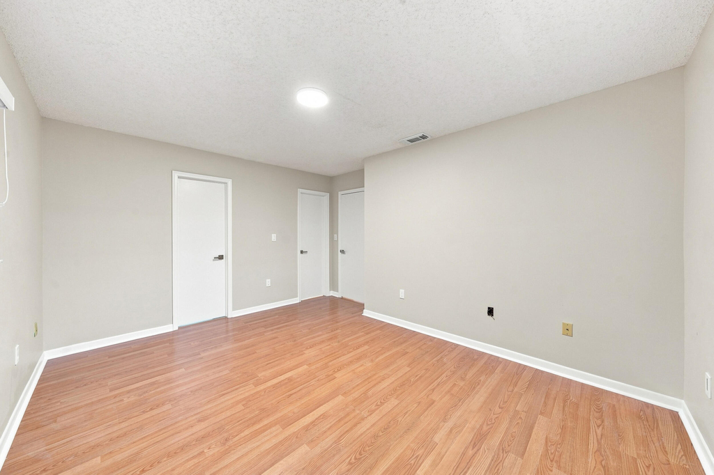 2217 W 69th Street - Photo 12