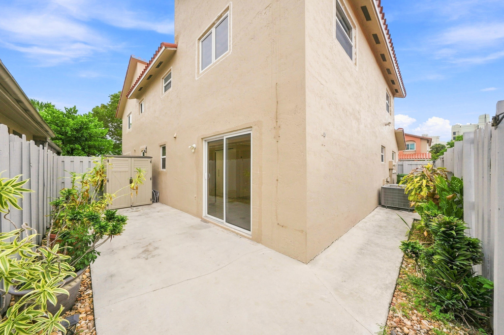 2217 W 69th Street - Photo 20