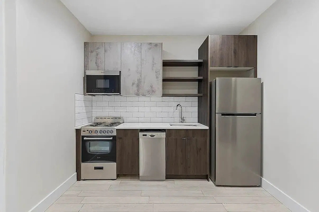 1546 Brooklyn Avenue - Photo 2