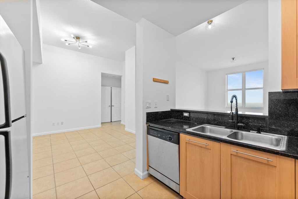 511 Se 5th Avenue - Photo 7