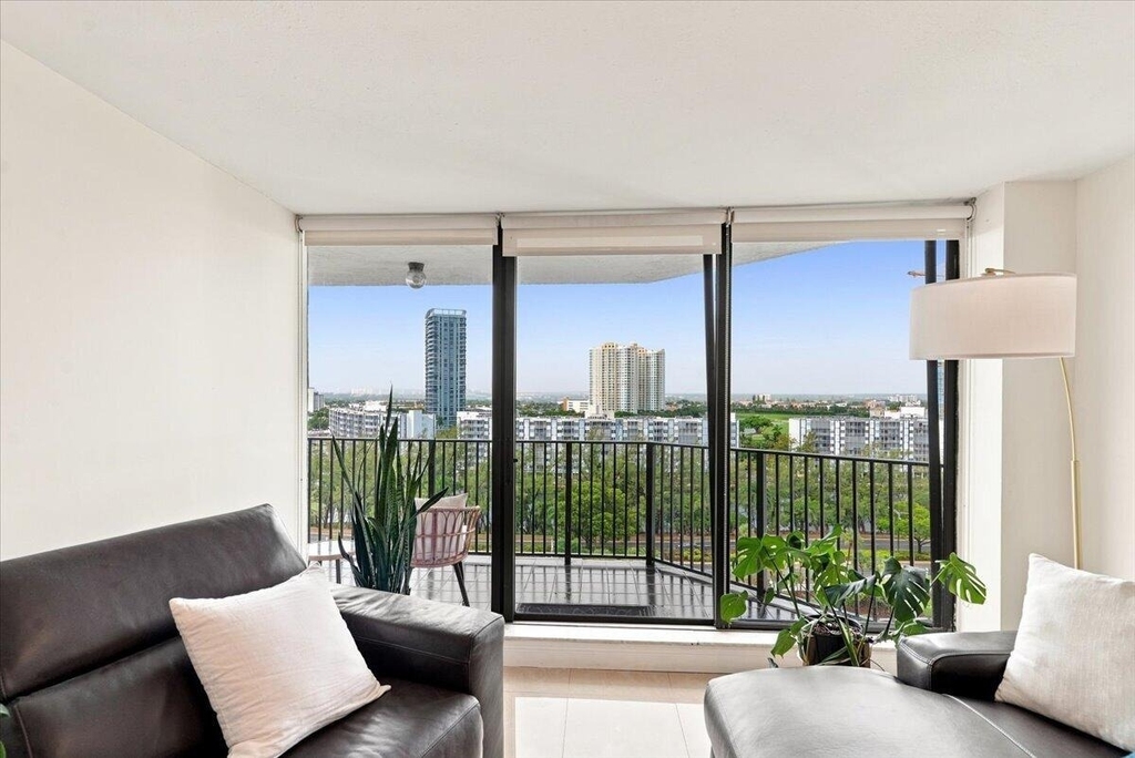 300 Three Islands Boulevard - Photo 10