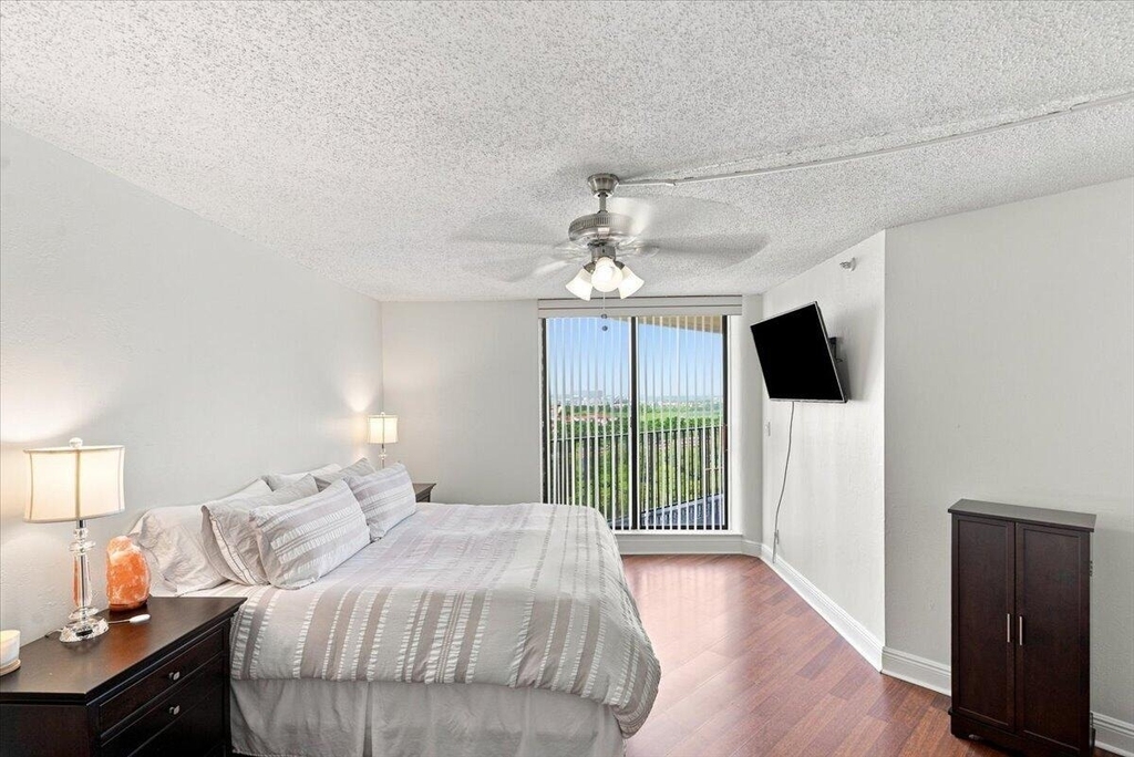 300 Three Islands Boulevard - Photo 18