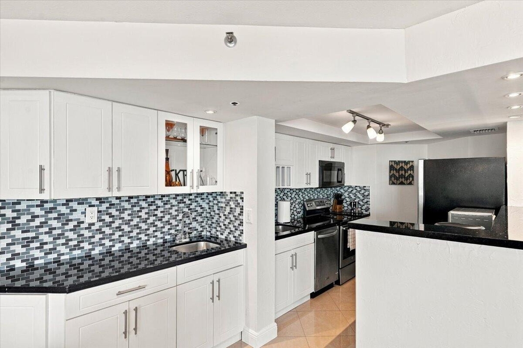 300 Three Islands Boulevard - Photo 5