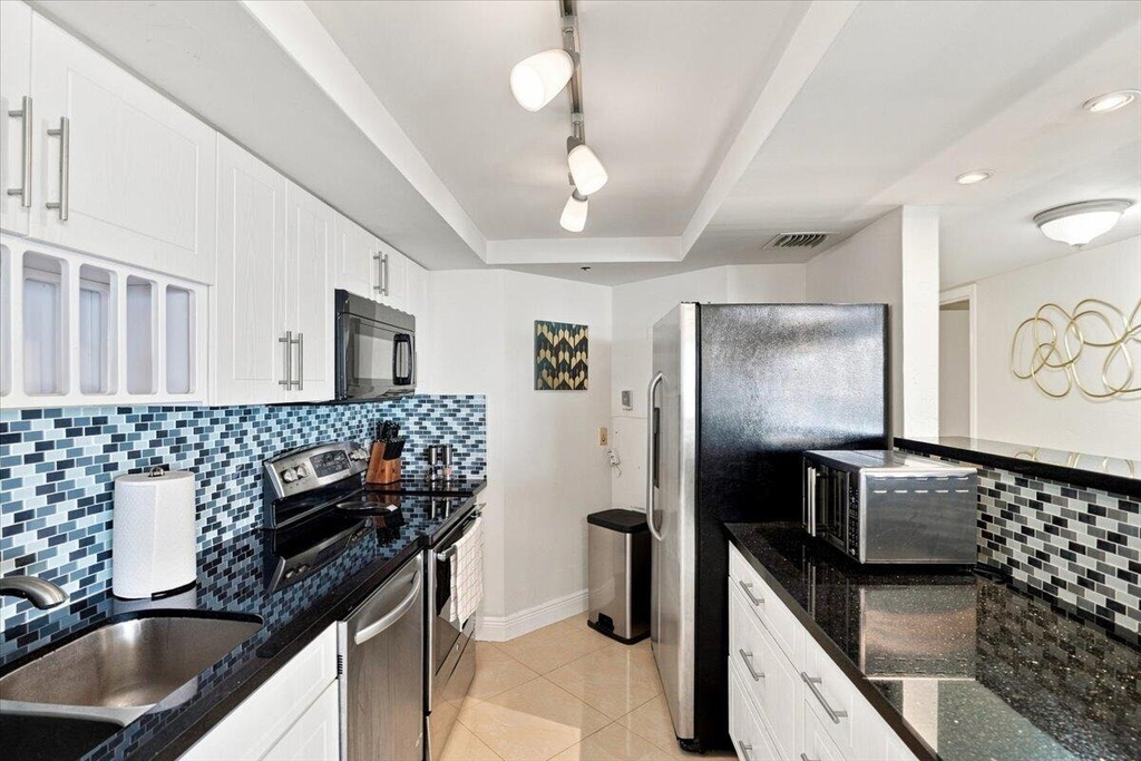 300 Three Islands Boulevard - Photo 6