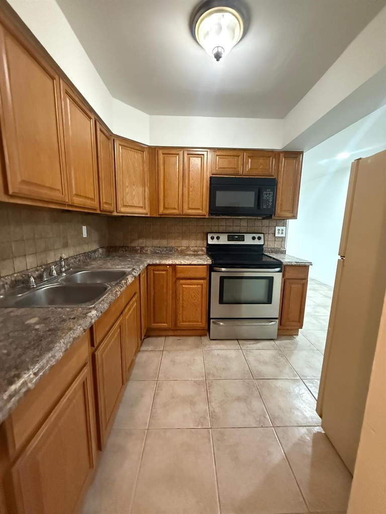 5744 Nw 27th Court - Photo 7