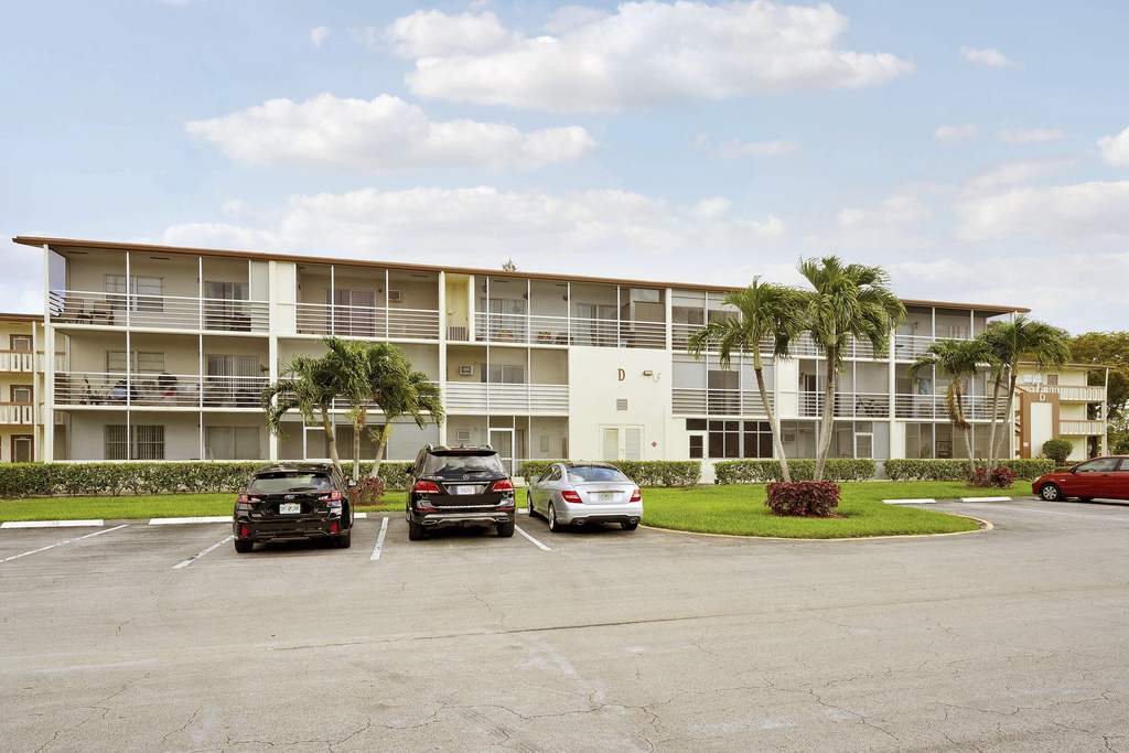 146 Mansfield D - Photo 0
