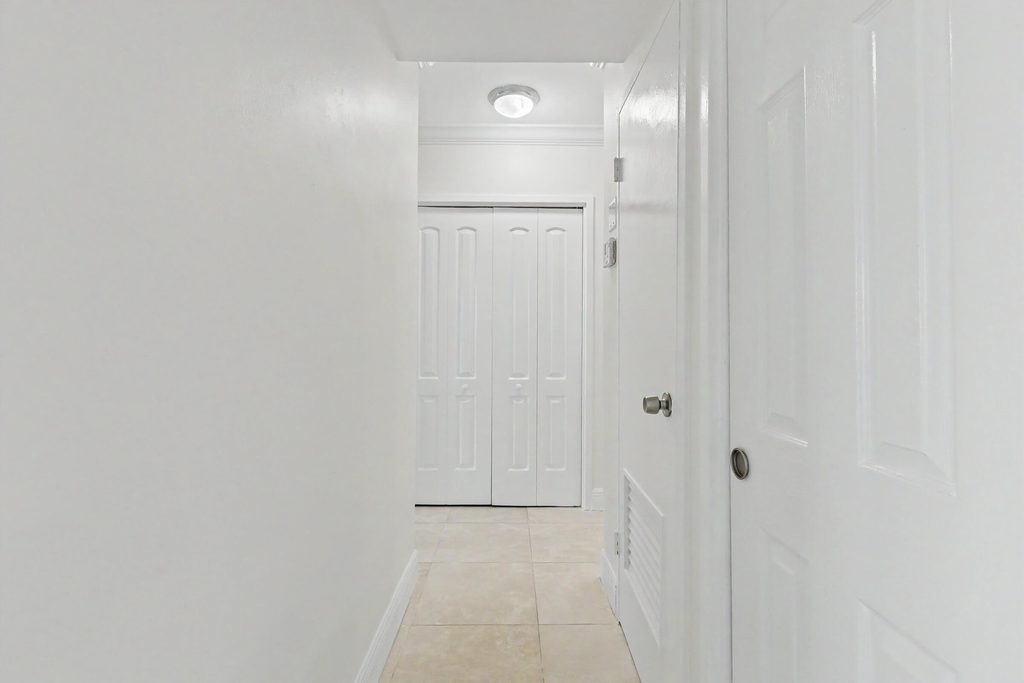2555 Ne 11th Street - Photo 13