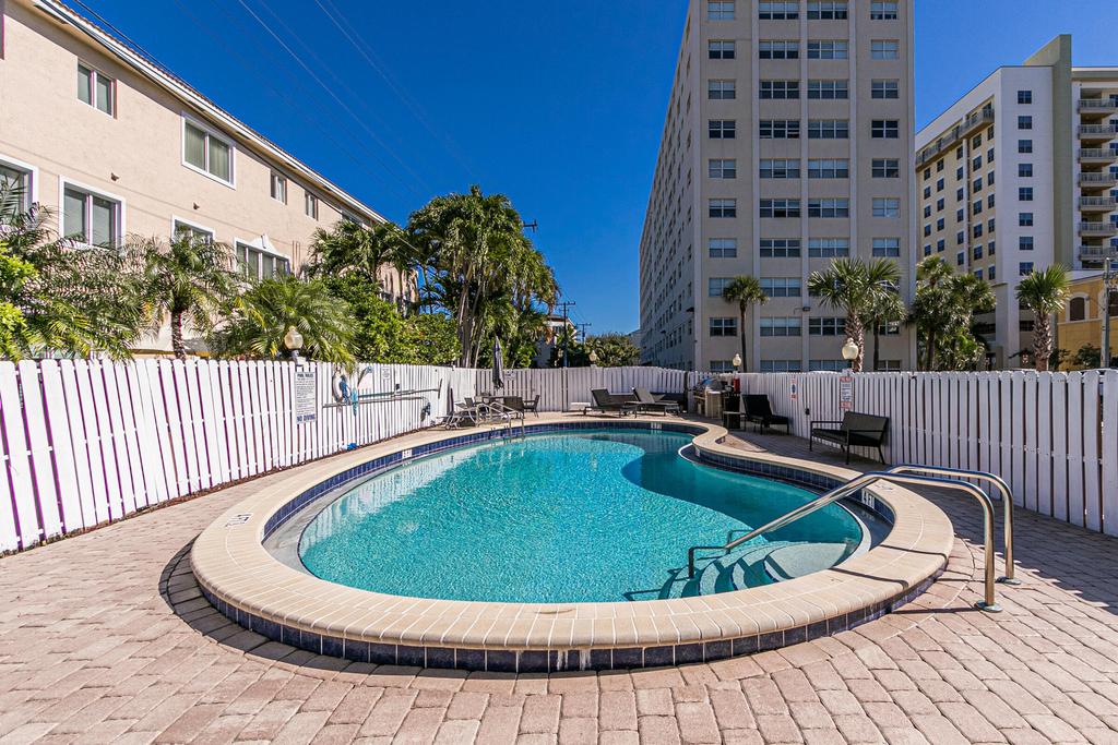 2555 Ne 11th Street - Photo 25