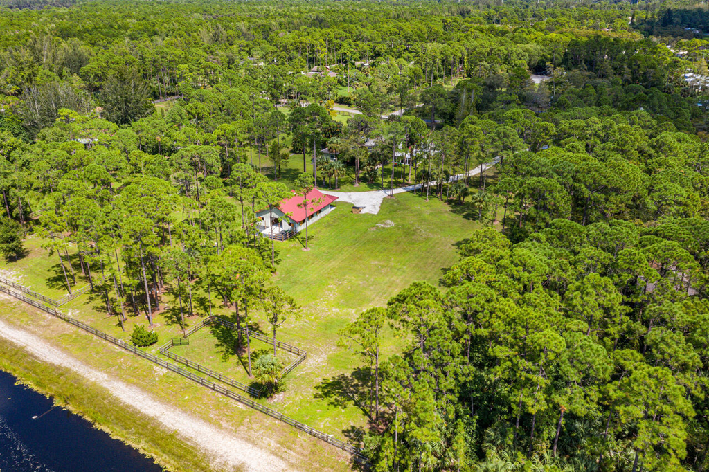 1835 Stallion Drive - Photo 15