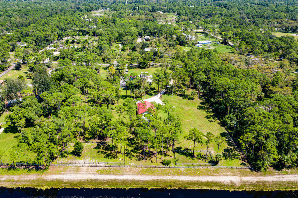 1835 Stallion Drive - Photo 31