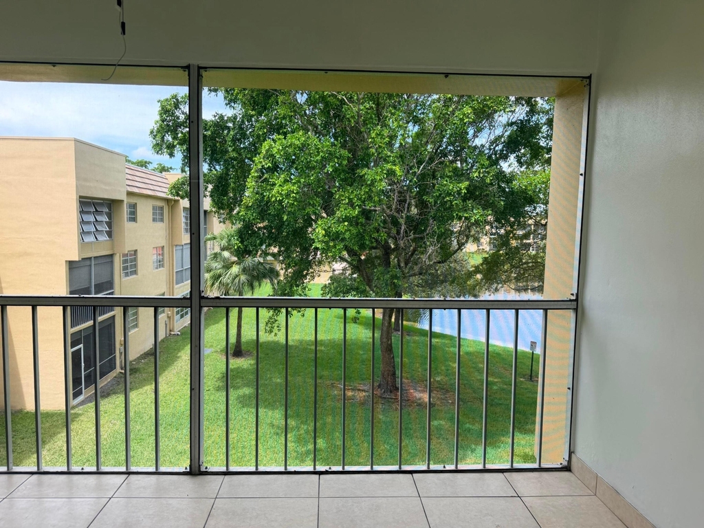 5980 Nw 64th Avenue - Photo 21