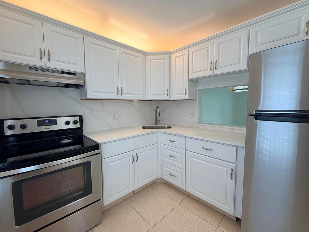 5980 Nw 64th Avenue - Photo 8