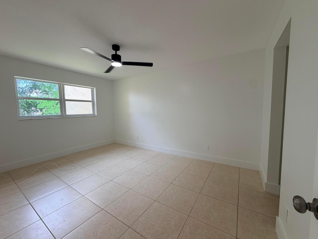 5980 Nw 64th Avenue - Photo 17