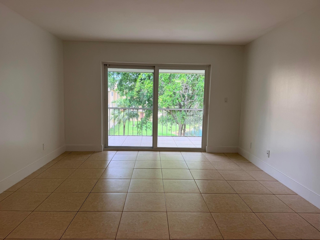 5980 Nw 64th Avenue - Photo 18