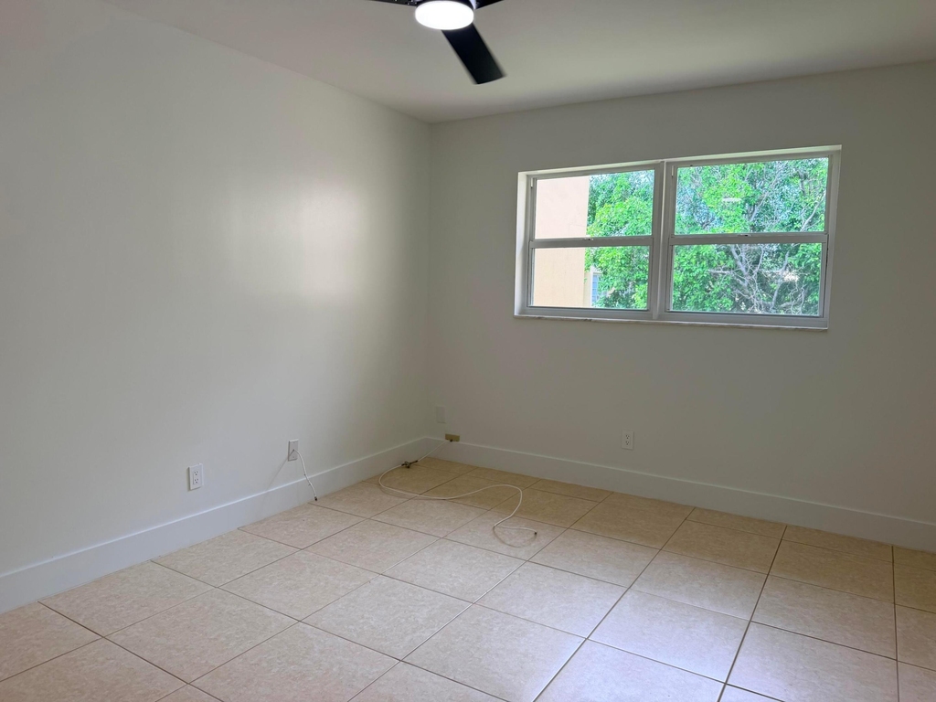 5980 Nw 64th Avenue - Photo 16