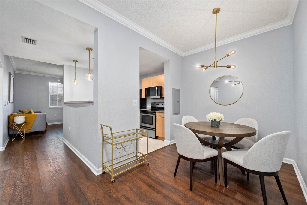 533 Ne 3rd Avenue - Photo 0