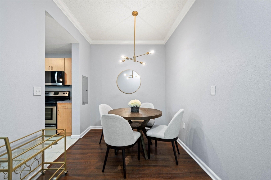 533 Ne 3rd Avenue - Photo 2