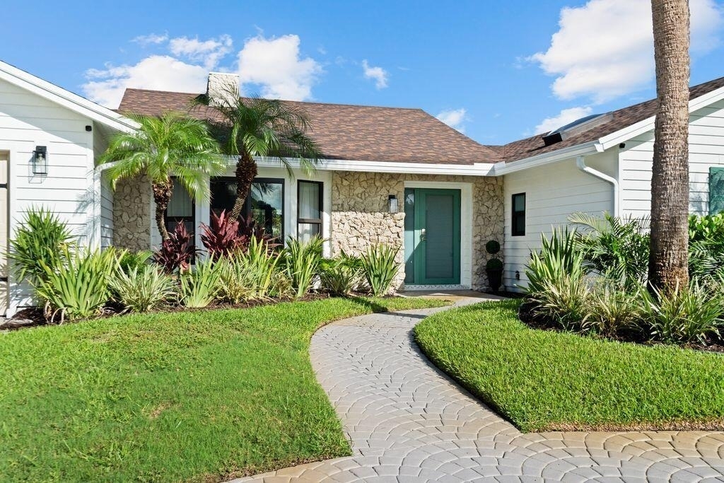 14 Se Paddock Circle - Photo 1