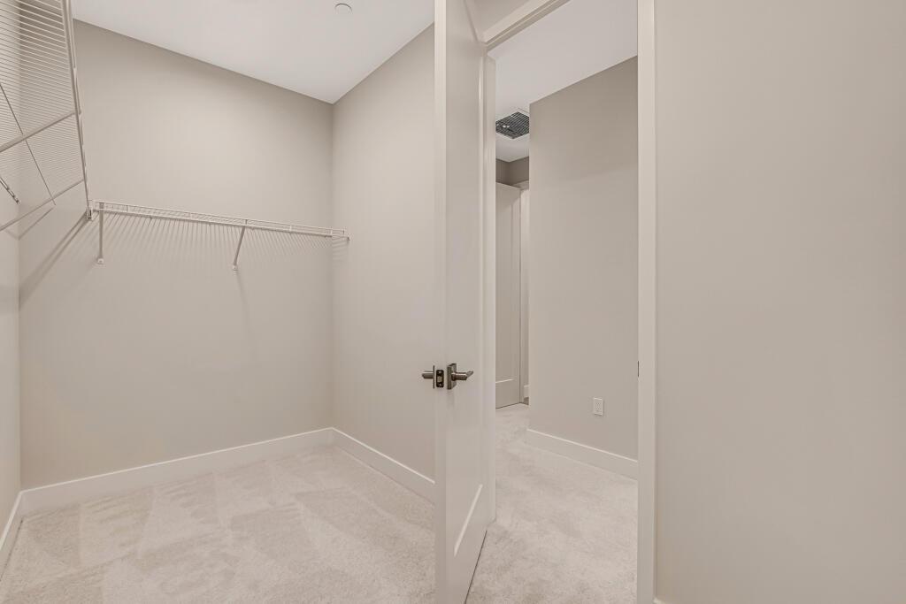 10018 Skyloft Street - Photo 37
