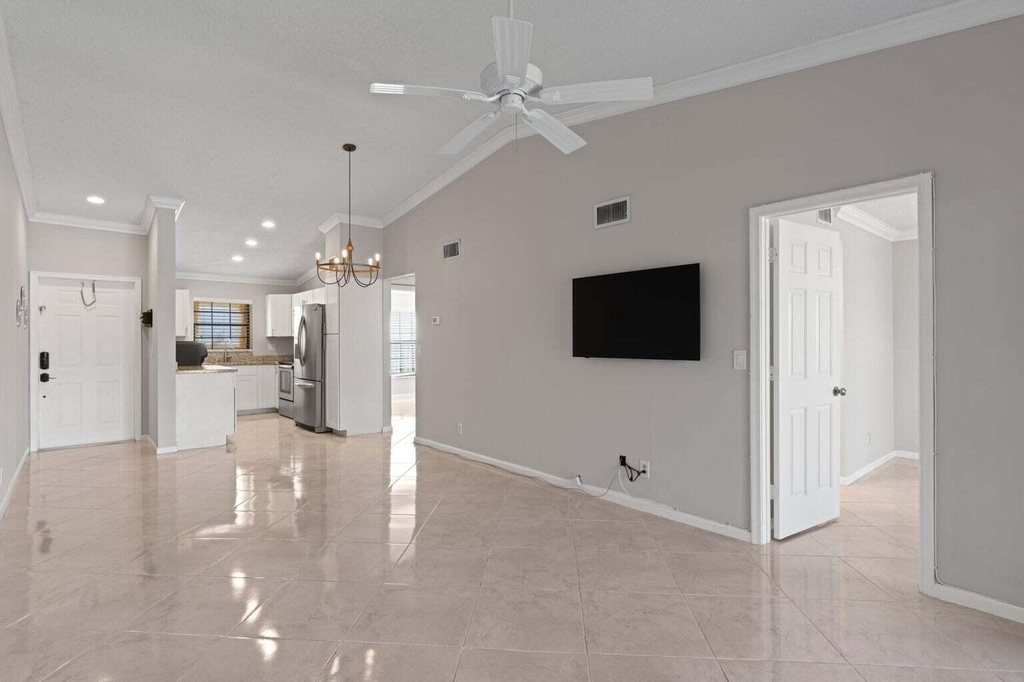 2600 Greenwood Terrace - Photo 3