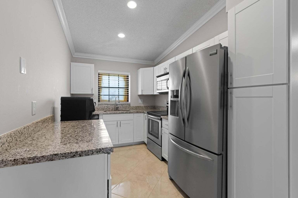 2600 Greenwood Terrace - Photo 2