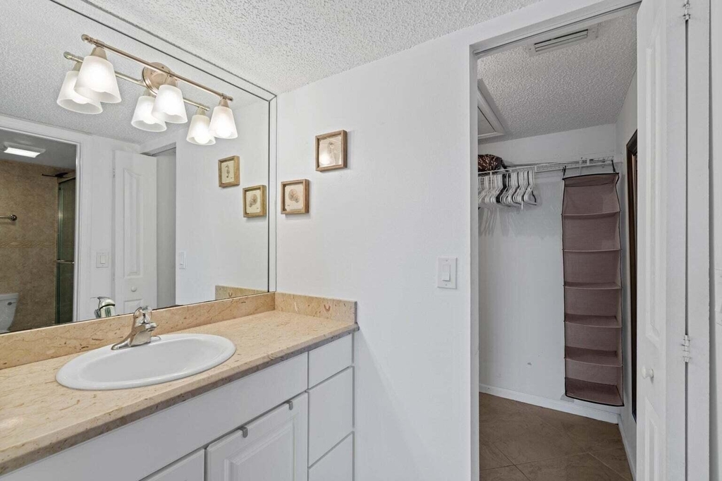 2600 Greenwood Terrace - Photo 10