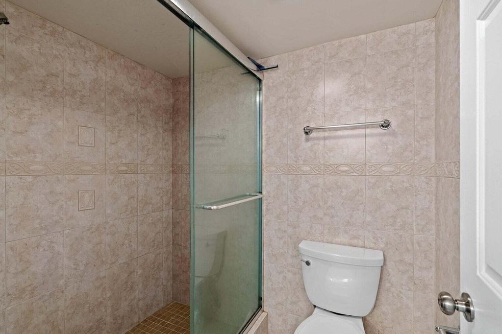 2600 Greenwood Terrace - Photo 9