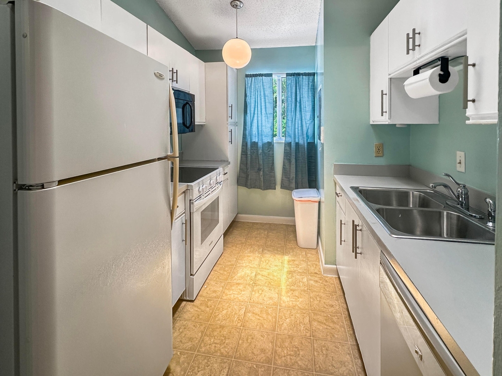 5747 Deer Run Drive - Photo 4