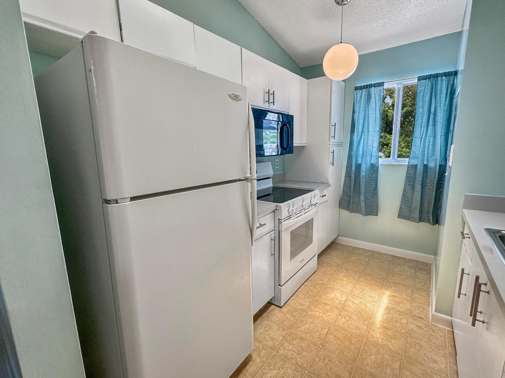 5747 Deer Run Drive - Photo 2