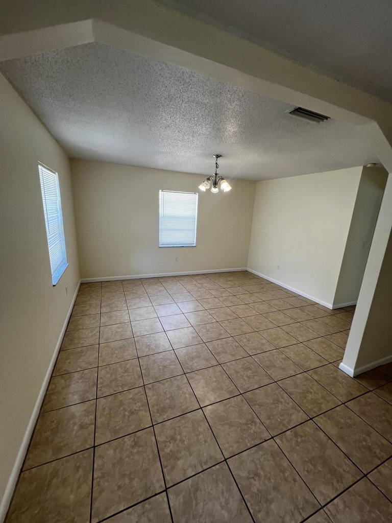 1024 Jamaica Avenue - Photo 3