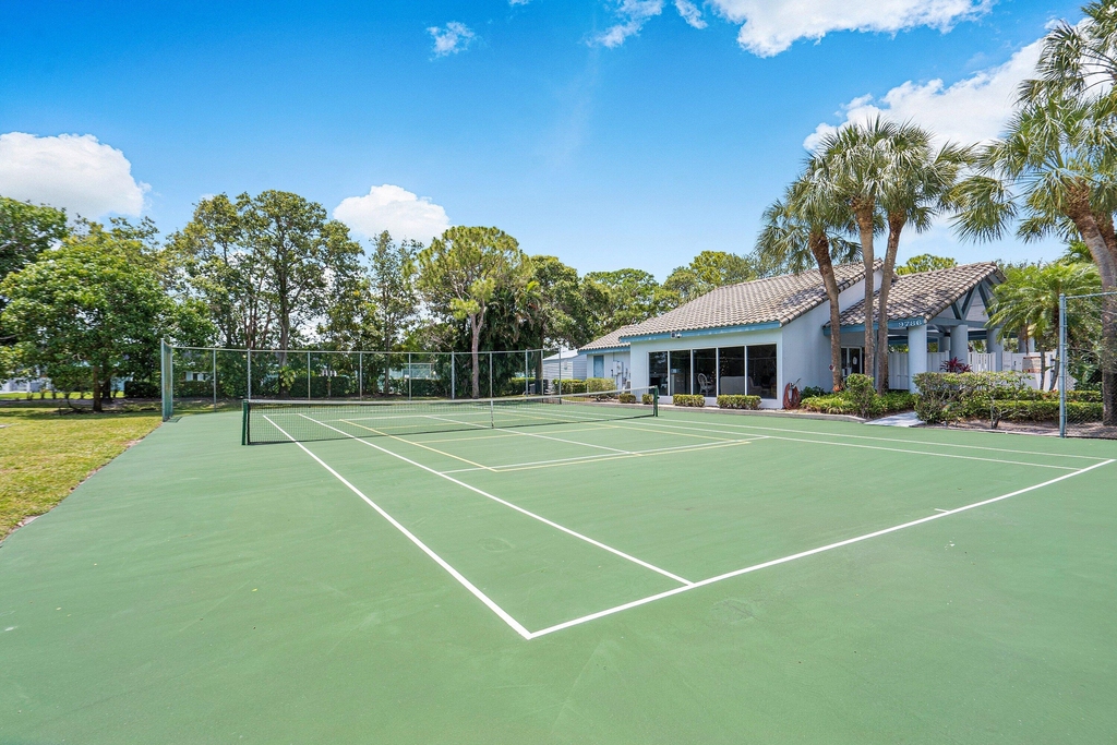 9818 Nickels Boulevard - Photo 31