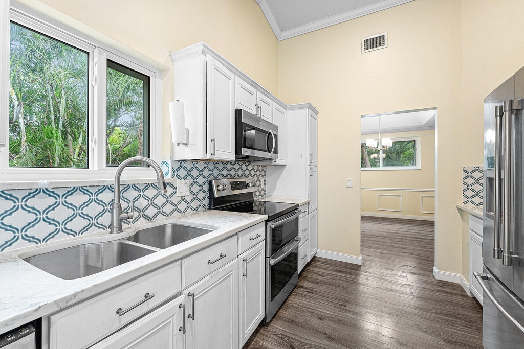 9818 Nickels Boulevard - Photo 17