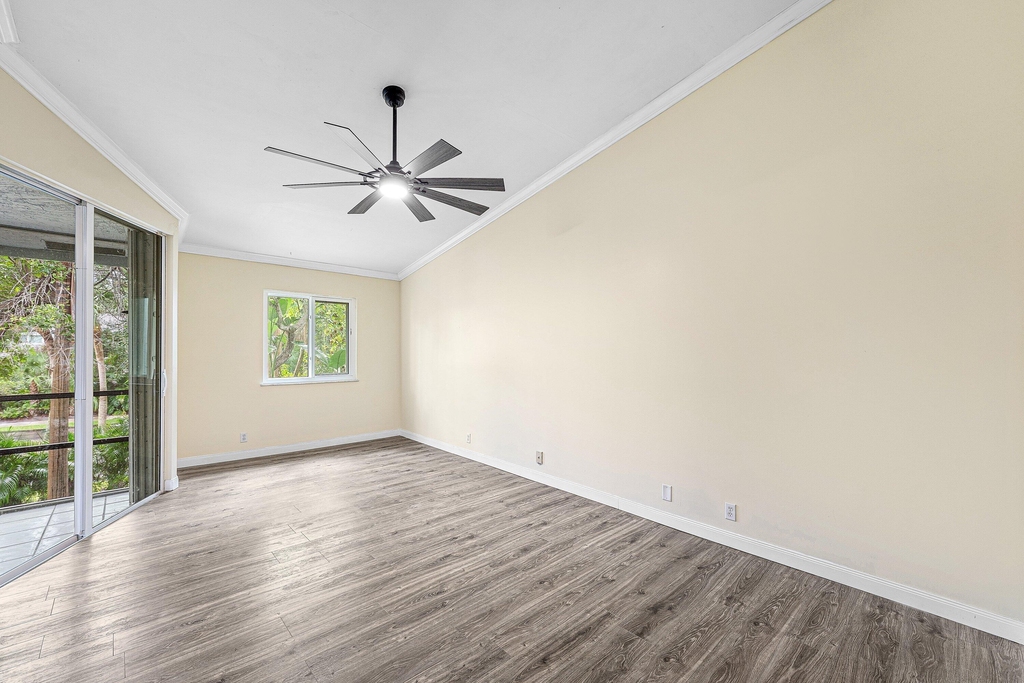 9818 Nickels Boulevard - Photo 11