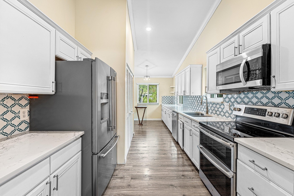 9818 Nickels Boulevard - Photo 18