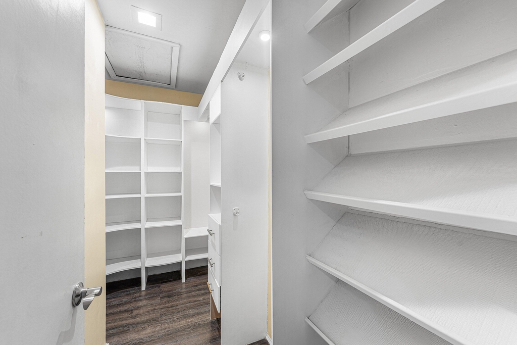 9818 Nickels Boulevard - Photo 25