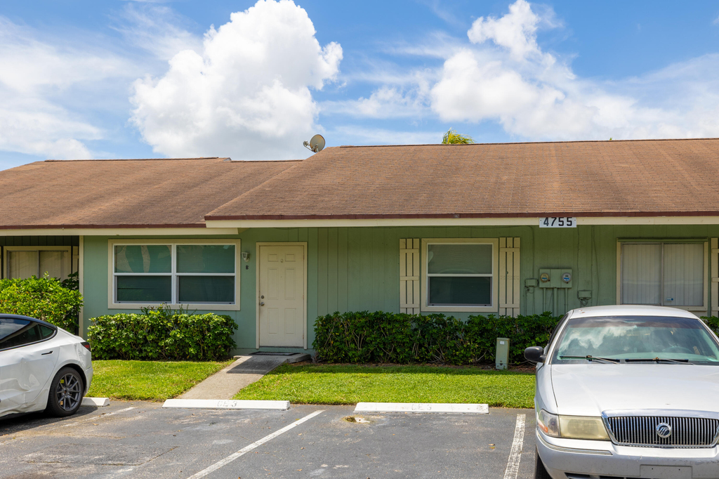 4755 Orleans Court - Photo 0