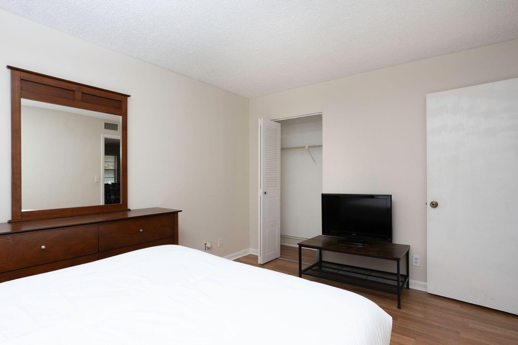 2825 Sw 22nd Avenue - Photo 16
