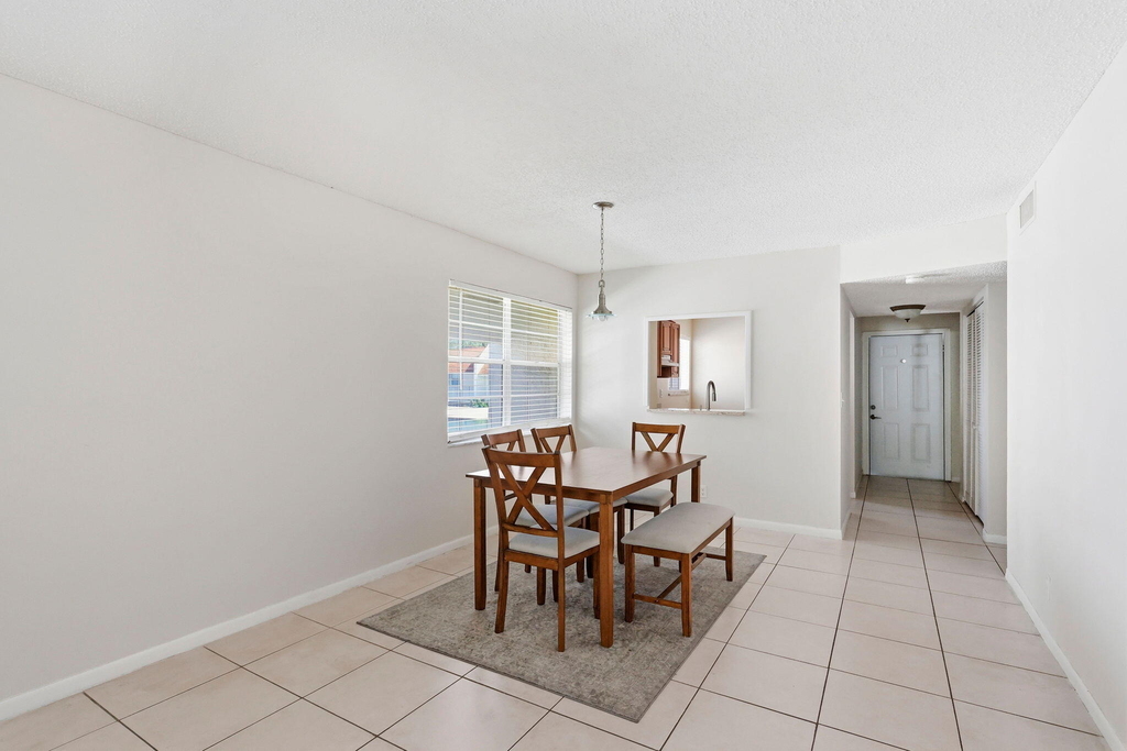 2825 Sw 22nd Avenue - Photo 5