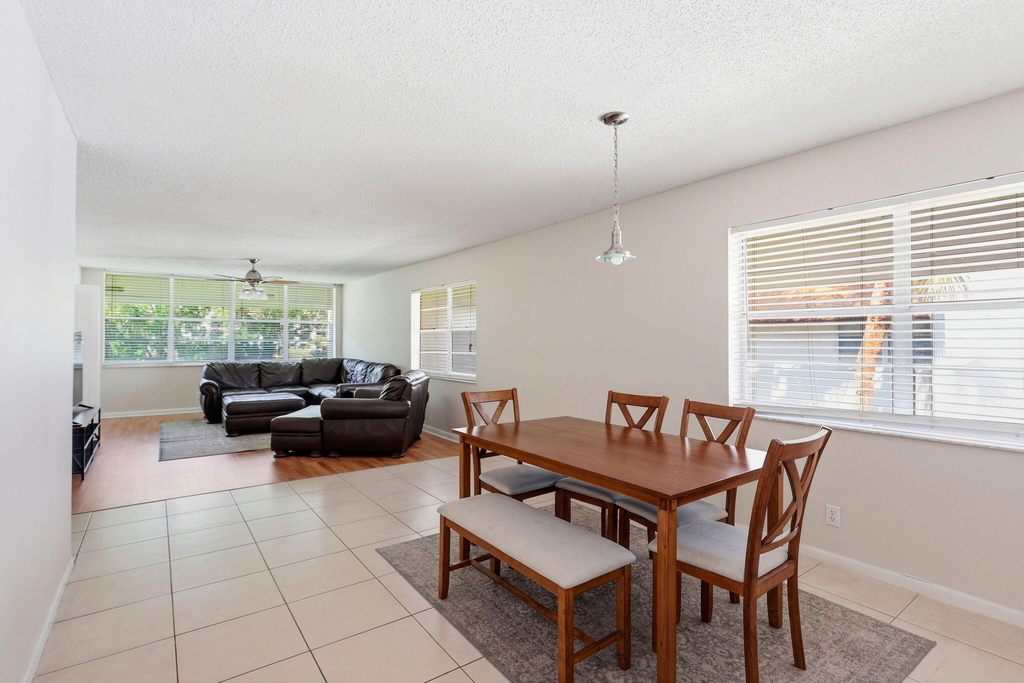 2825 Sw 22nd Avenue - Photo 4