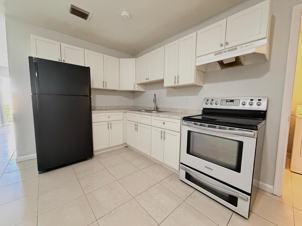 812 5th Street - Photo 15