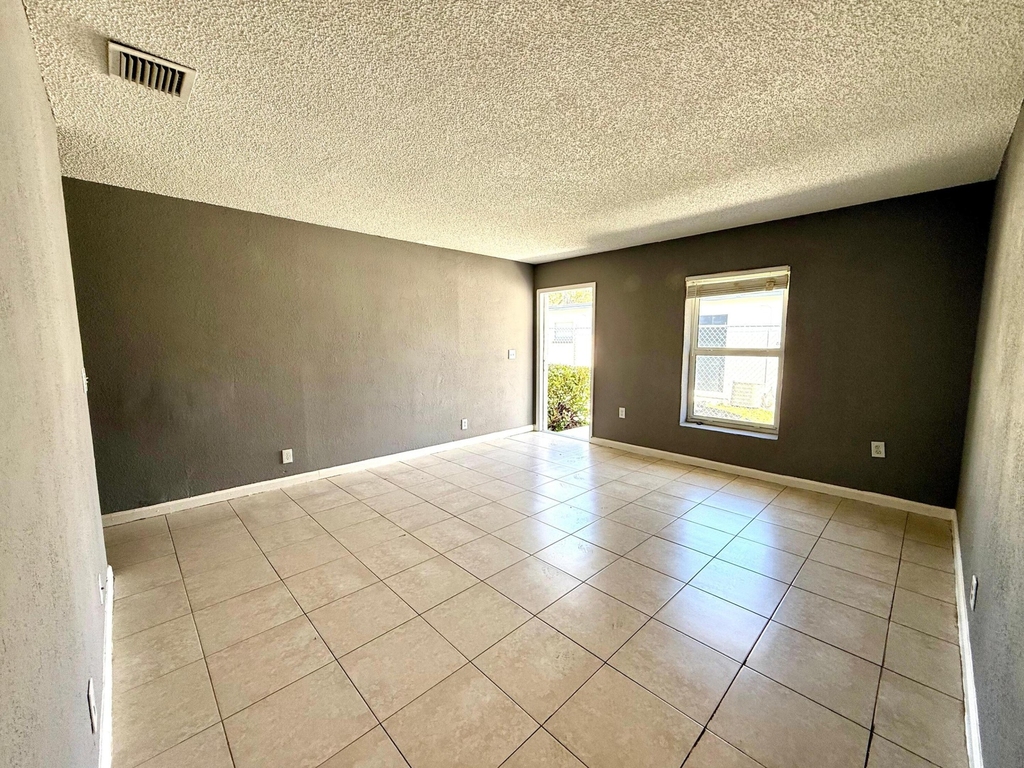 812 5th Street - Photo 13