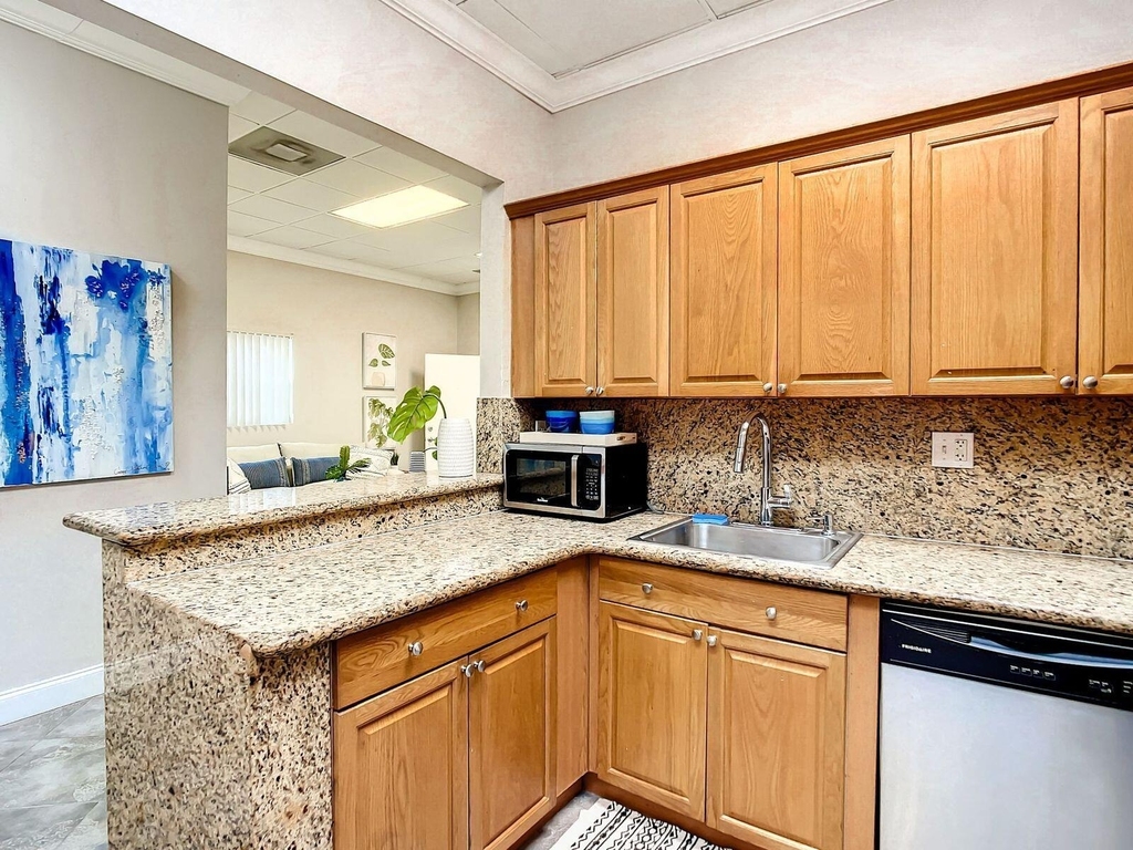801 E Palmetto Park Road - Photo 10