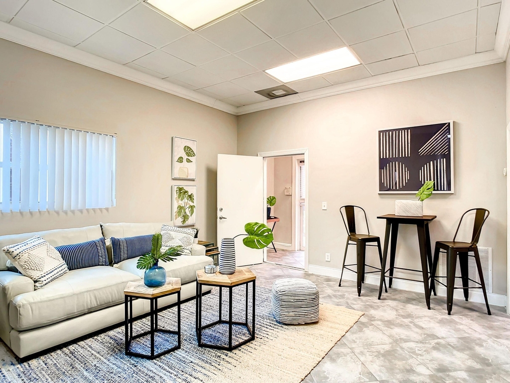 801 E Palmetto Park Road - Photo 2
