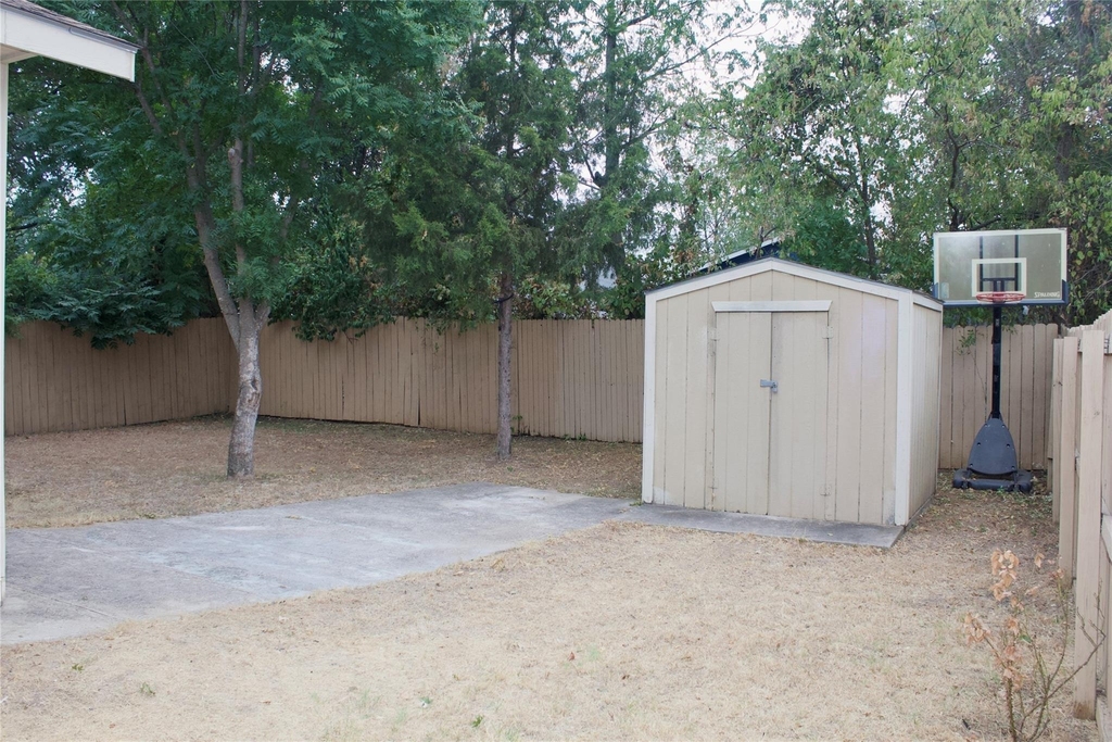 1730 Nomas Street - Photo 22