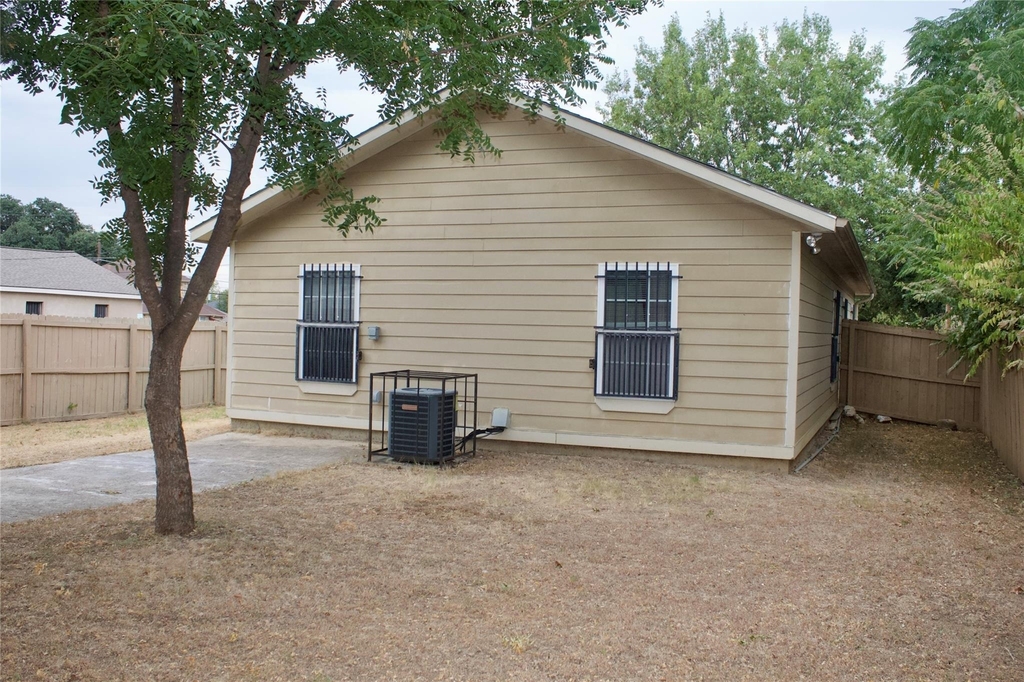 1730 Nomas Street - Photo 21