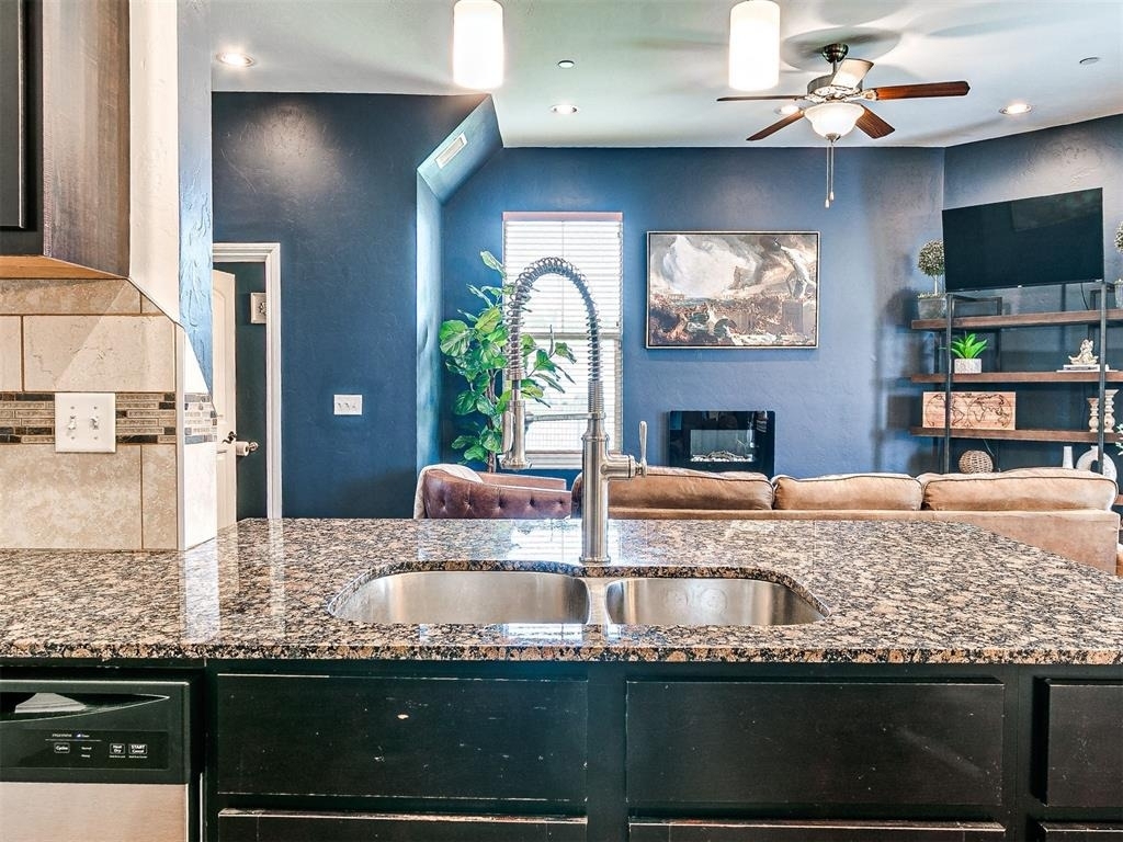 589 S Fretz Avenue - Photo 19